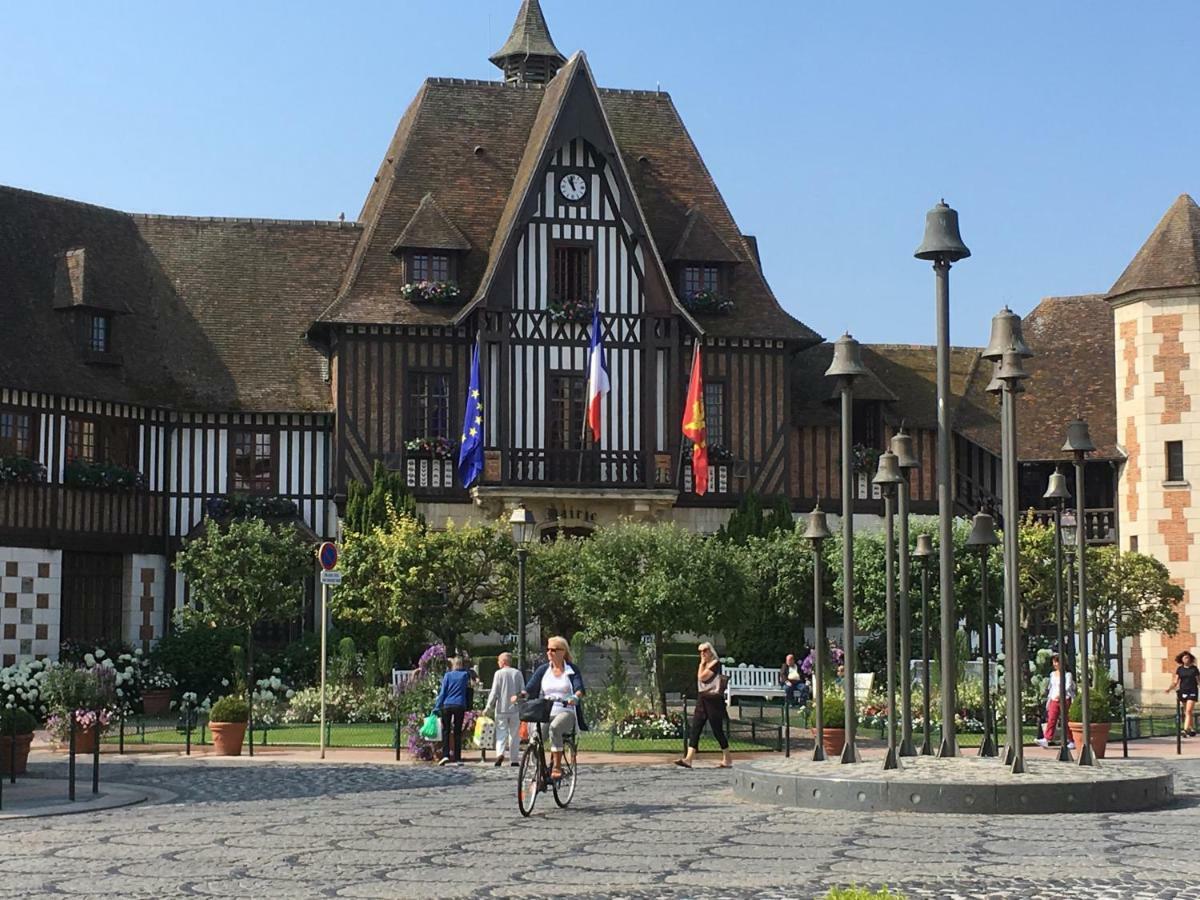 Apartmán L'Atelier Des Planches Deauville Exteriér fotografie